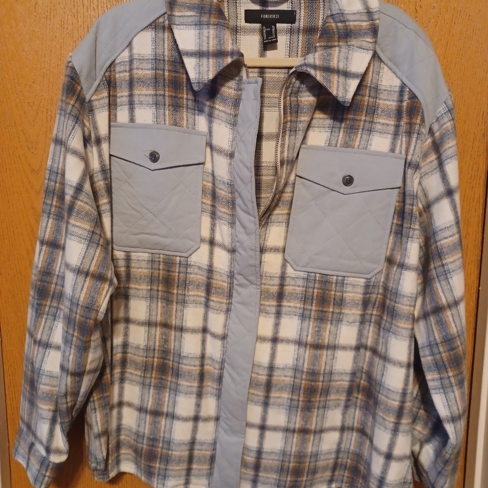 Women's shaket